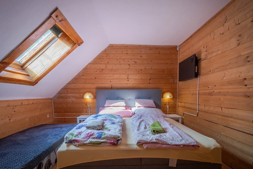 Podkrovná spálňa – Chata Zuzanka